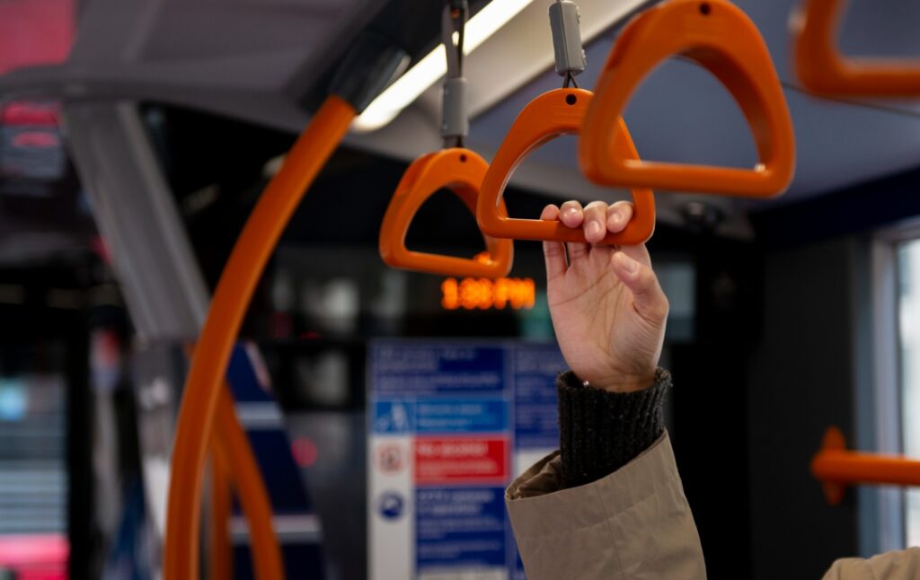 Wrocław: Kolizja dwóch tramwajów prowadzi do dwóch osób rannych