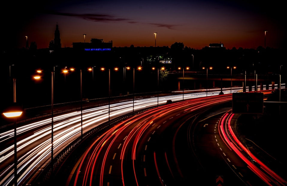 Powietrna akcja ratunkowa po piorunującym zderzeniu na autostradzie A18 w stronę Wrocławia