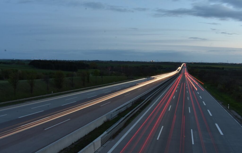 Utrudnienia na A4 związane z pracami drogowymi. Kierowcy, bądźcie czujni!