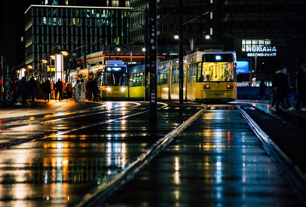 Chaos na wrocławskim Placu Bema: tramwaj wykolejony, konieczne zmiany tras