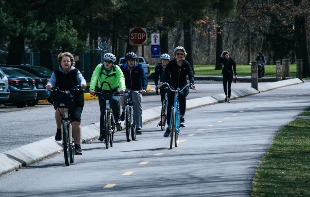 Nieustanna walka o lepszą infrastrukturę dla rowerzystów we Wrocławiu: nowe wiaty i drogi rowerowe