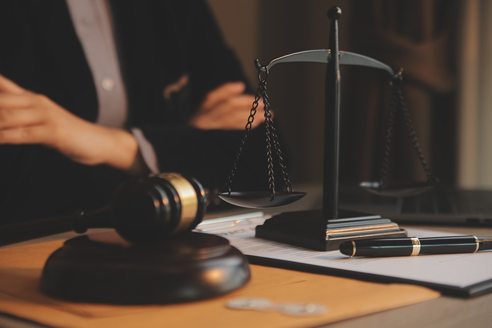 Lekarz oskarżony o 99 przestępstw: oszustwa w dokumentacji medycznej