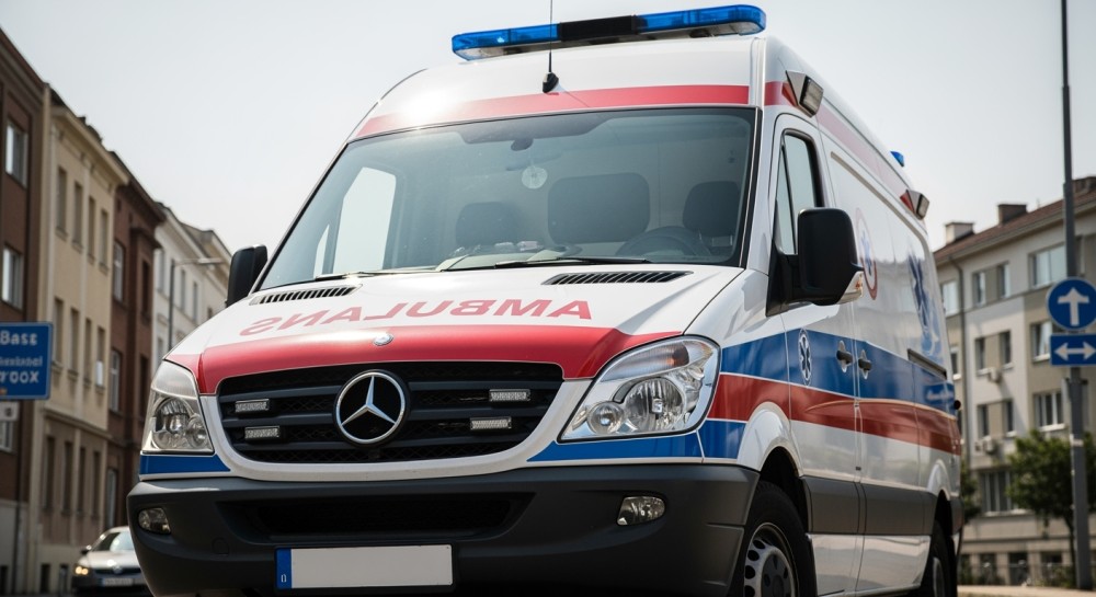 Poważny wypadek przy pracy w Świętochłowicach: trzech mężczyzn uwięzionych pod gruzem