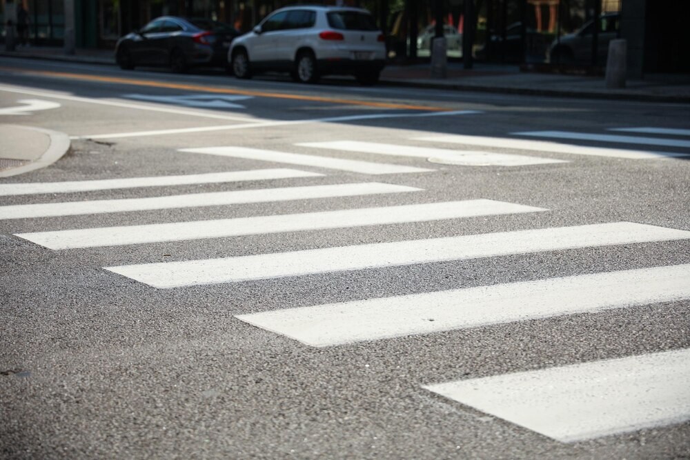 Poważny wypadek autobusu w Chorzowie: pieszy walczy o życie